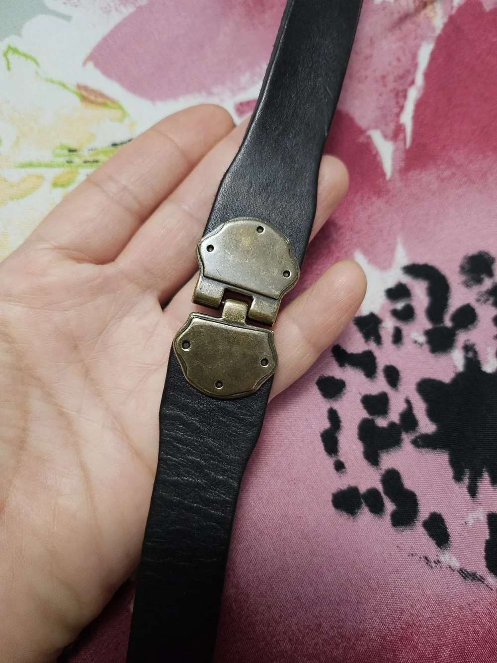 Minimalist Black Leather Belt with Gold-Tone Buckle
